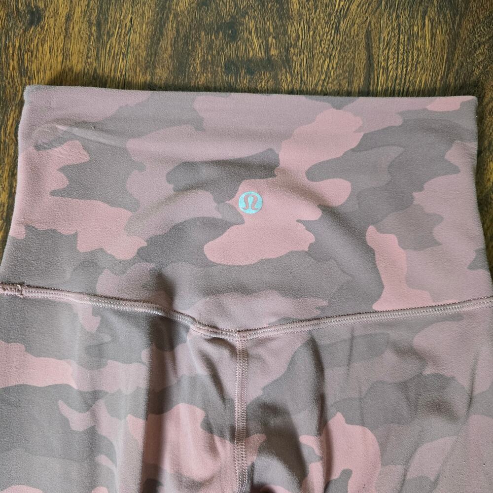 Lululemon Align Crop *21" Heritage 365 Camo Brier Rose Multi Size 2 W6BOWS - Picture 8 of 10